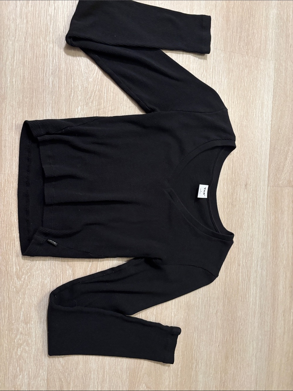 TNA long sleeve cropped t shirt